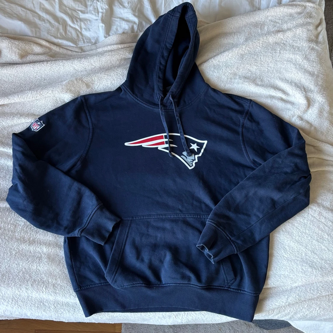 Mörkblå hoodie NFL