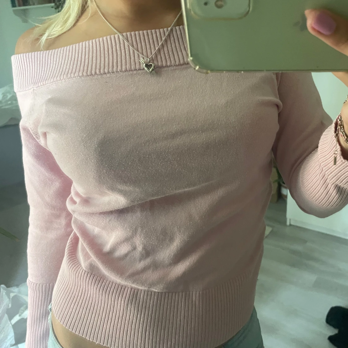 Ljusrosa offshoulder stickad tröja - 1