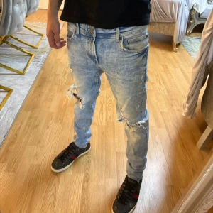Jack & jones jeans - Jack n jones liknande jeans. det är inte Jack n Jones jeans. Komm med frågor och bud😁