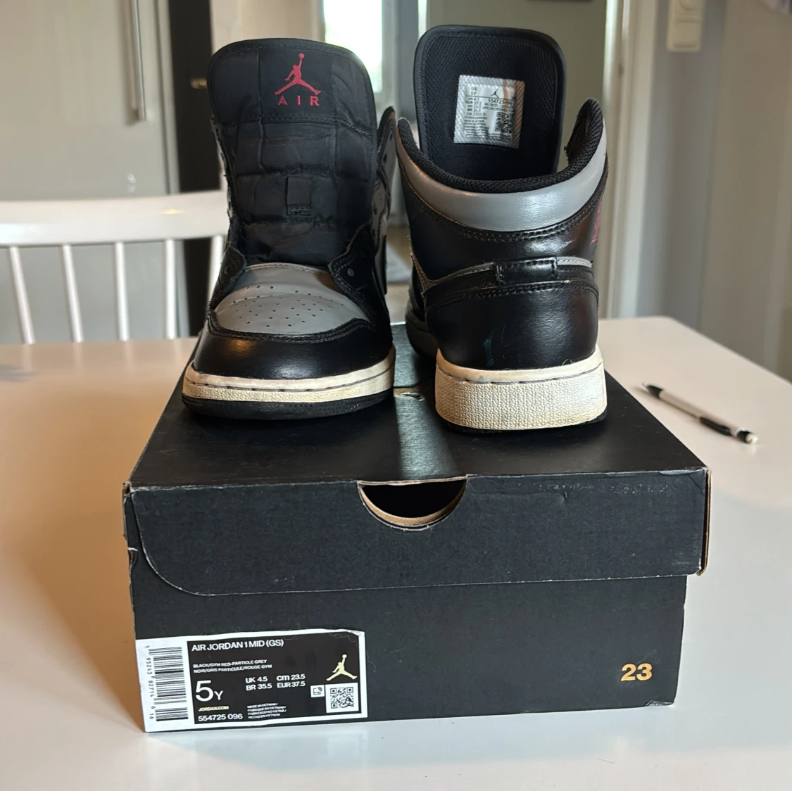 Nike Air Jordan 1 Mid svart/grå 37.5 - 3
