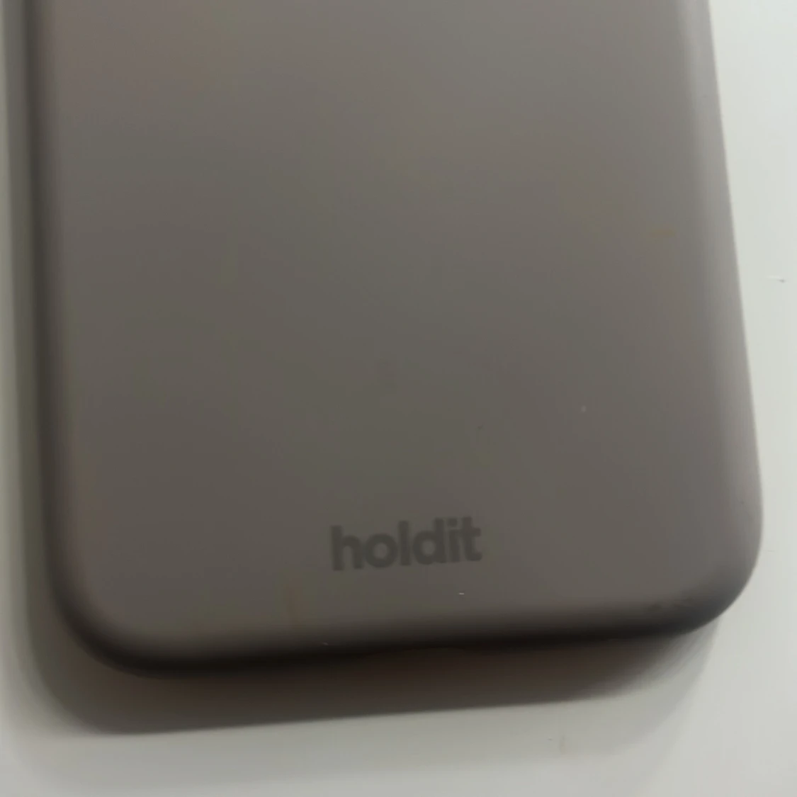 Beige/brunt  mobilskal från Holdit - 2