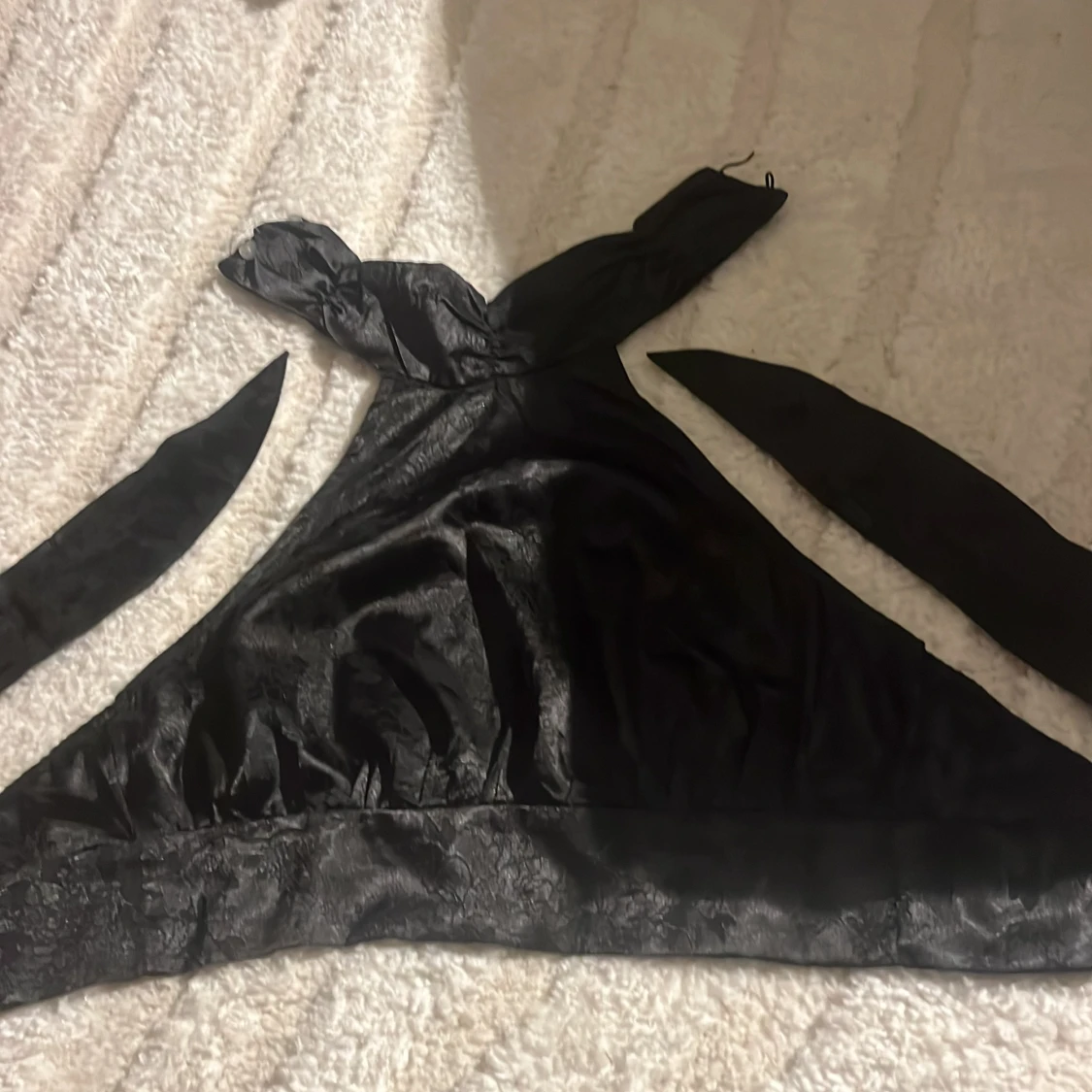 Svart halterneck croppad topp - 3