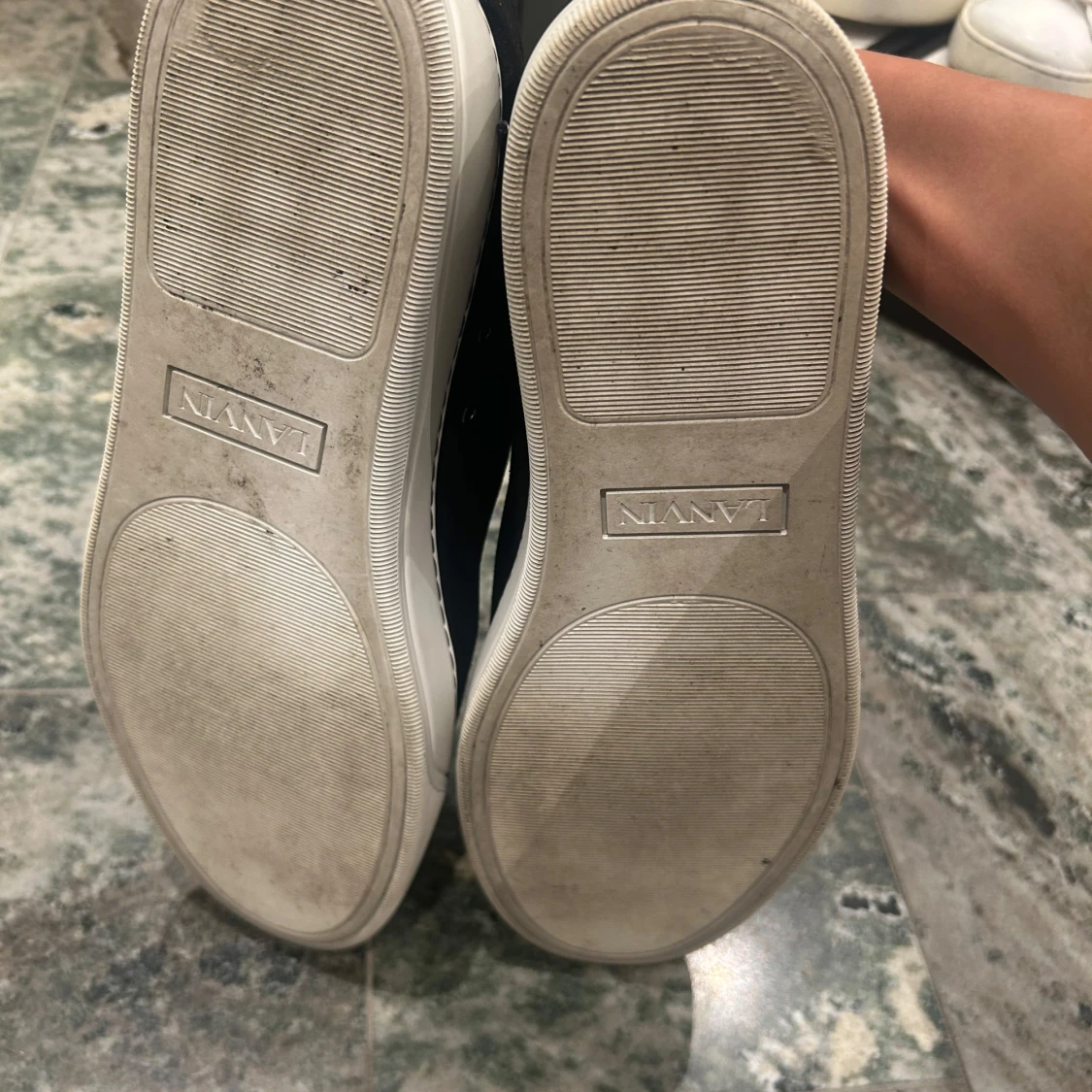 Svarta sneakers från Lanvin med lackad tå - 3