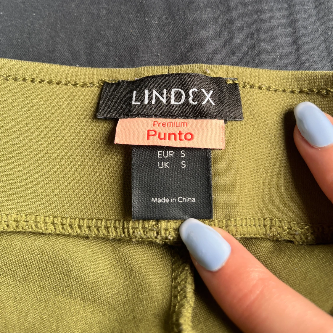 Olivgröna byxor från Lindex - 2