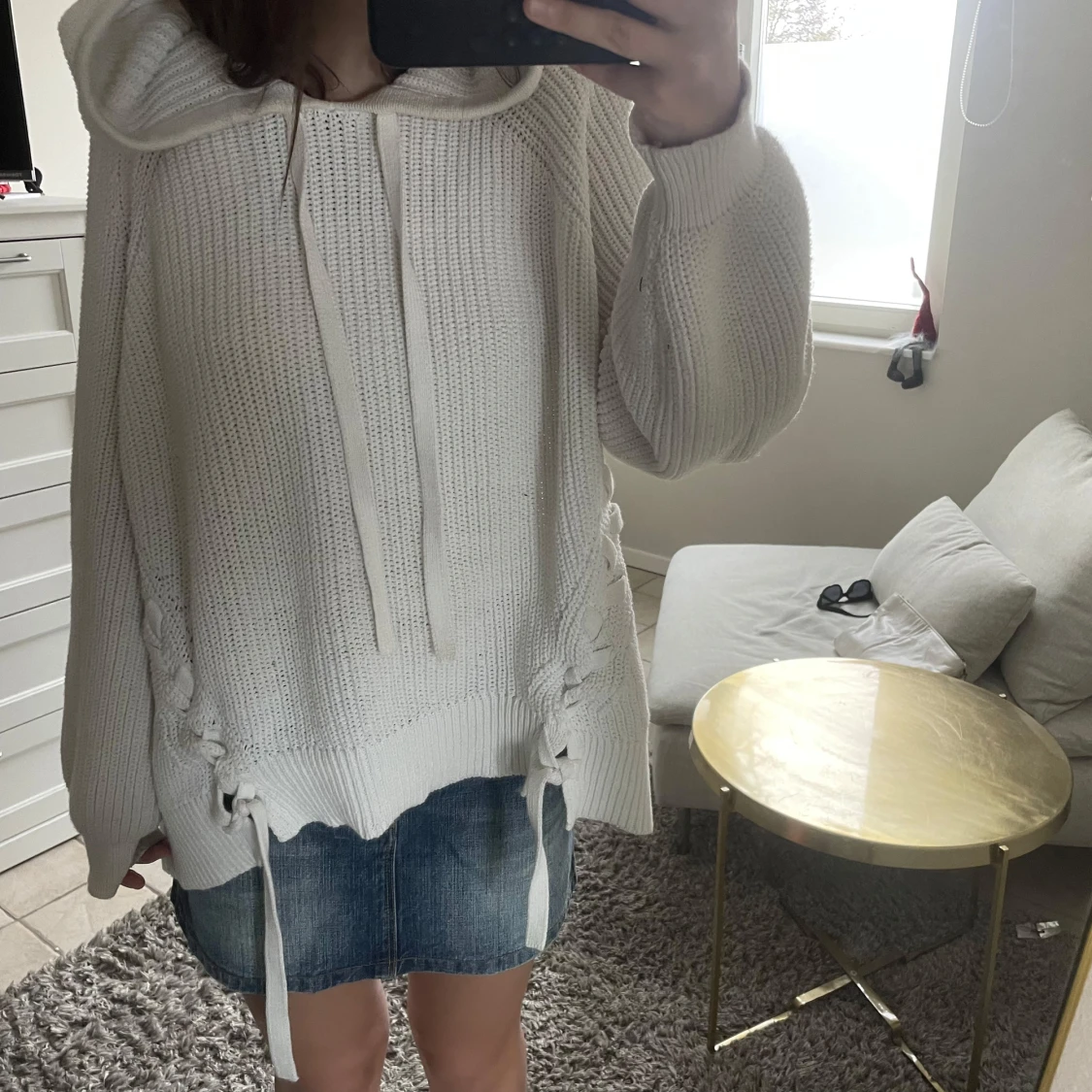 Vit oversized stickad hoodie med snörning - 1