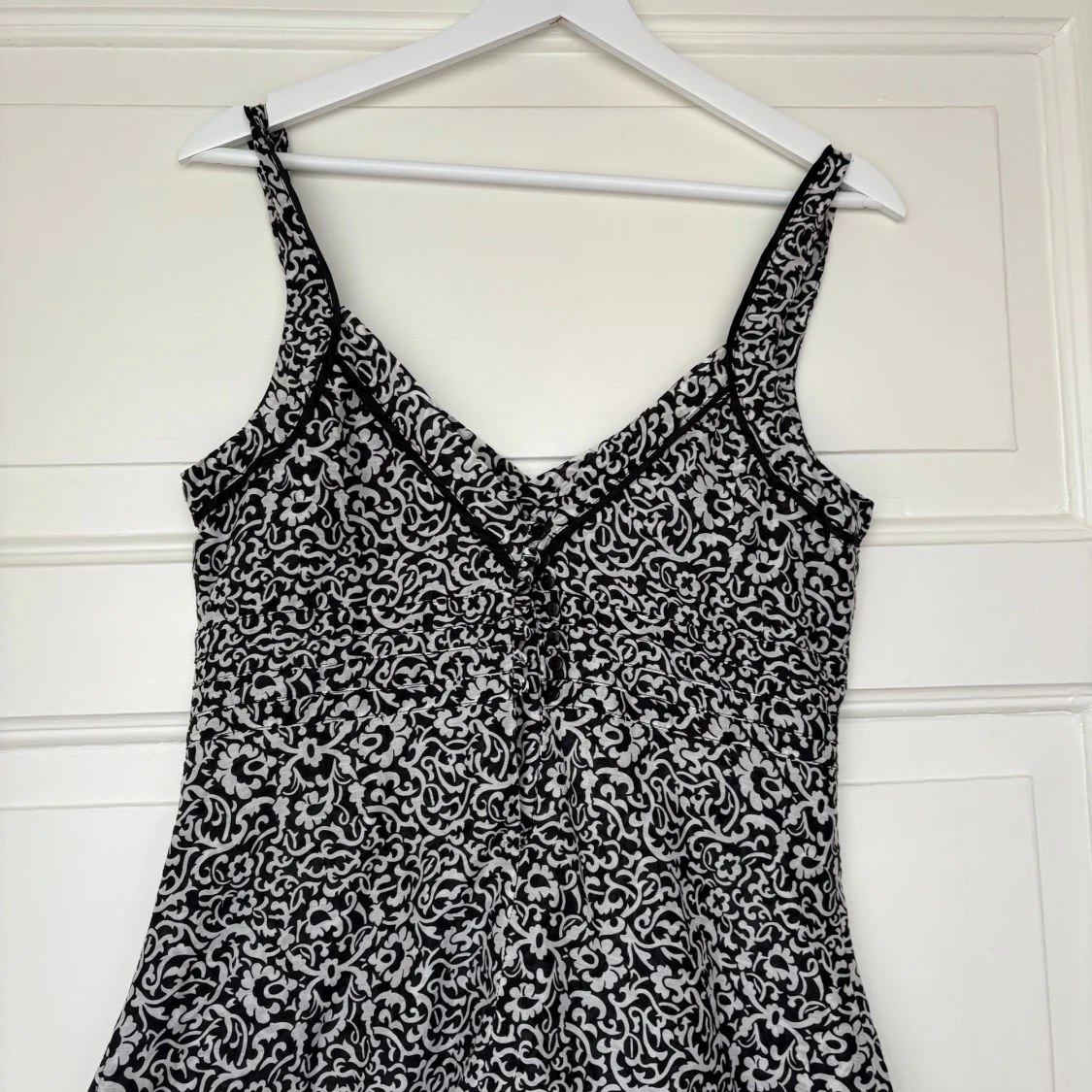 Svartvit mönstrad linnetopp - 2