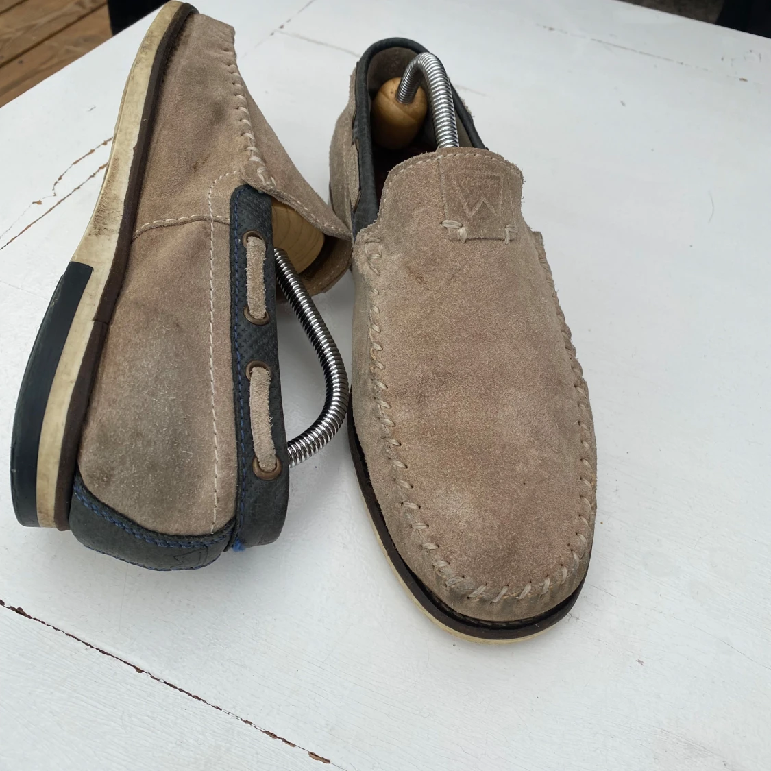 Beige mockaloafers från Wrangler - 1