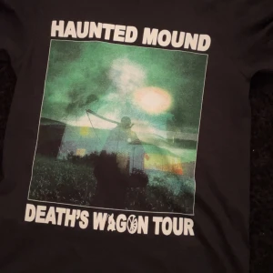 Haunted mound death wagon tour shirt! - Lägger bara ut för att flexa😔