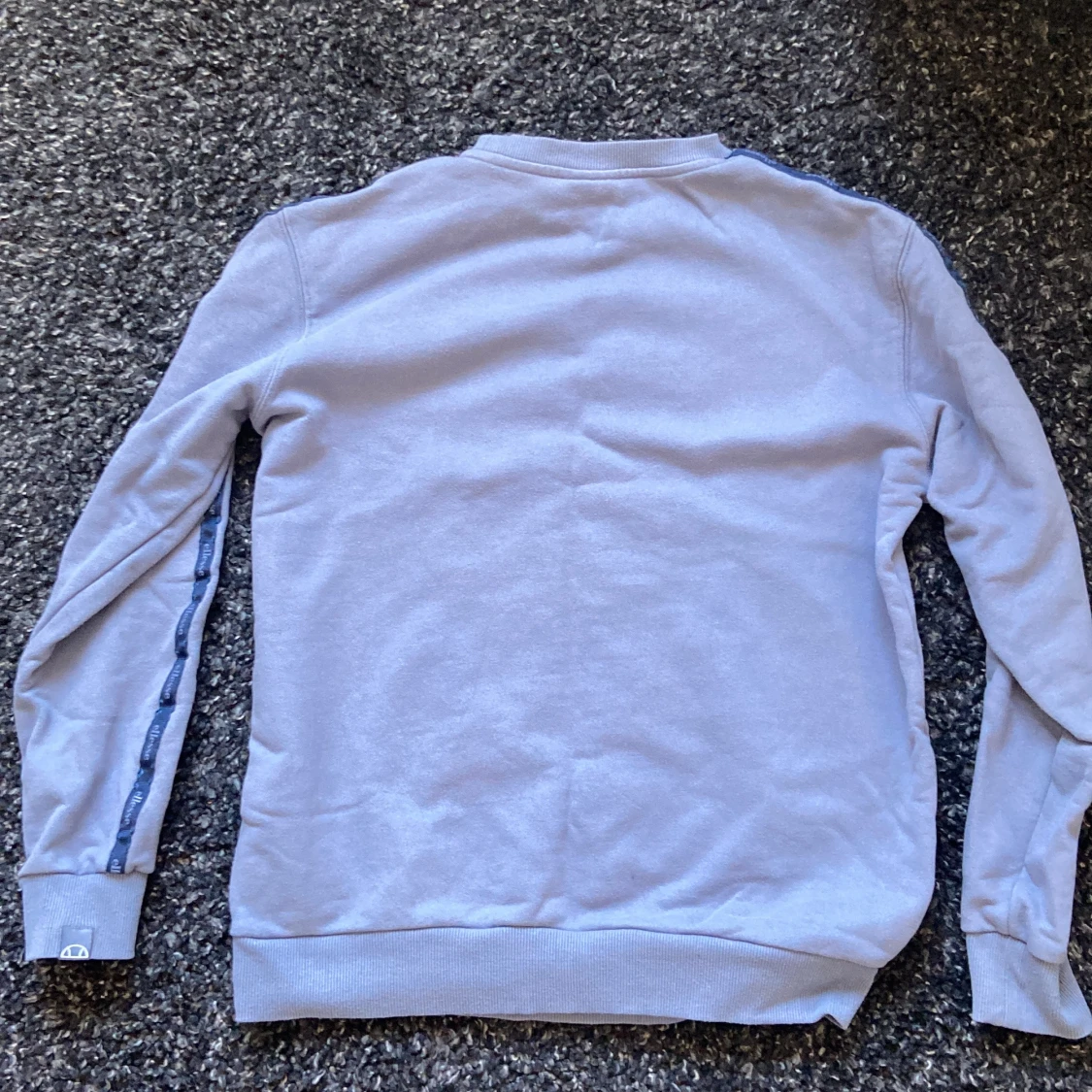 Ljusblå sweatshirt från Ellesse - 1
