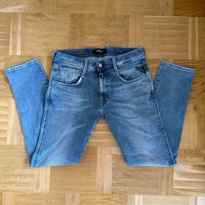 Blå Replay Hyperflex jeans - Snygga blåa replay jeans | storlek 32/30 | Aldrig använda, endast testade | Skriv för fler bilder/frågor!👍