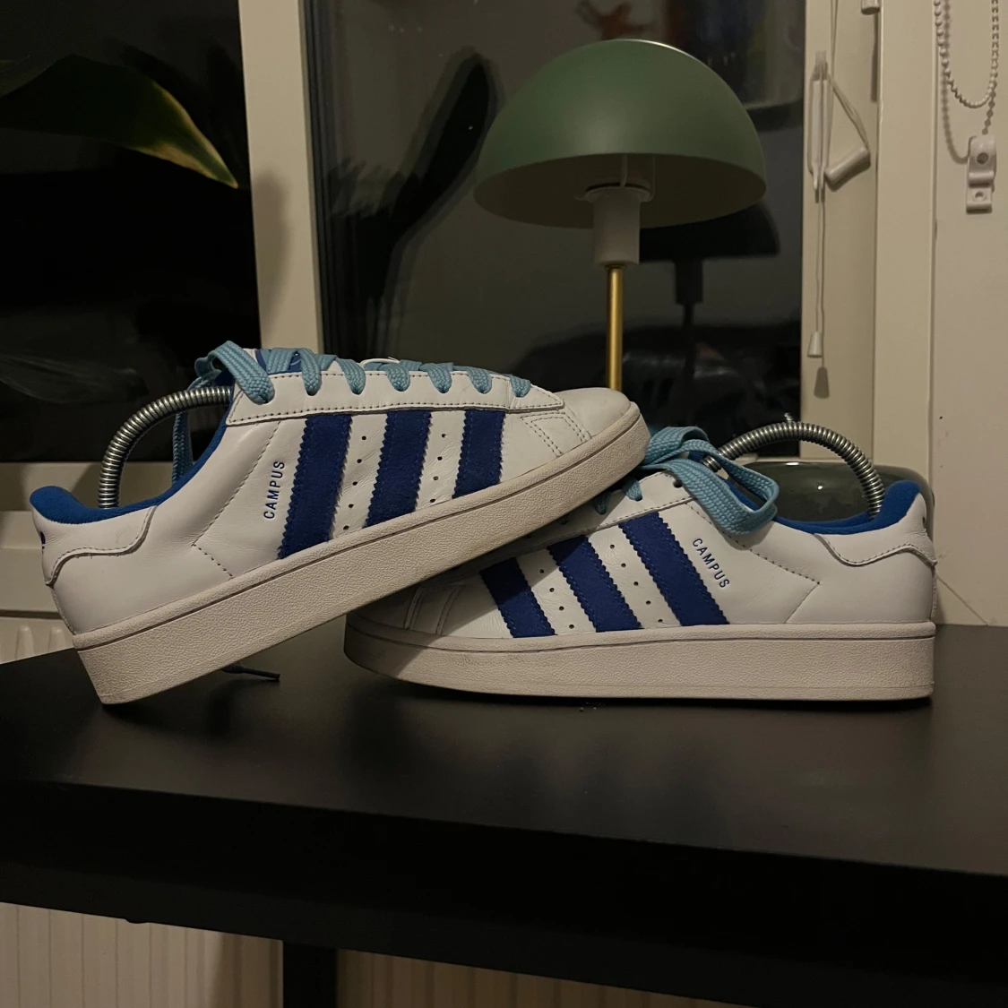 Blåa Adidas Campus sneakers  - 1