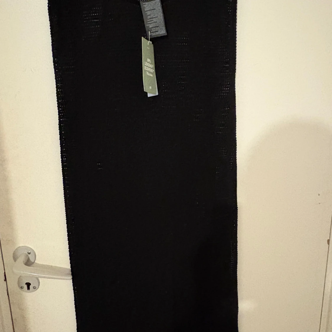 Svart stickad ärmlös långklänning från H&M