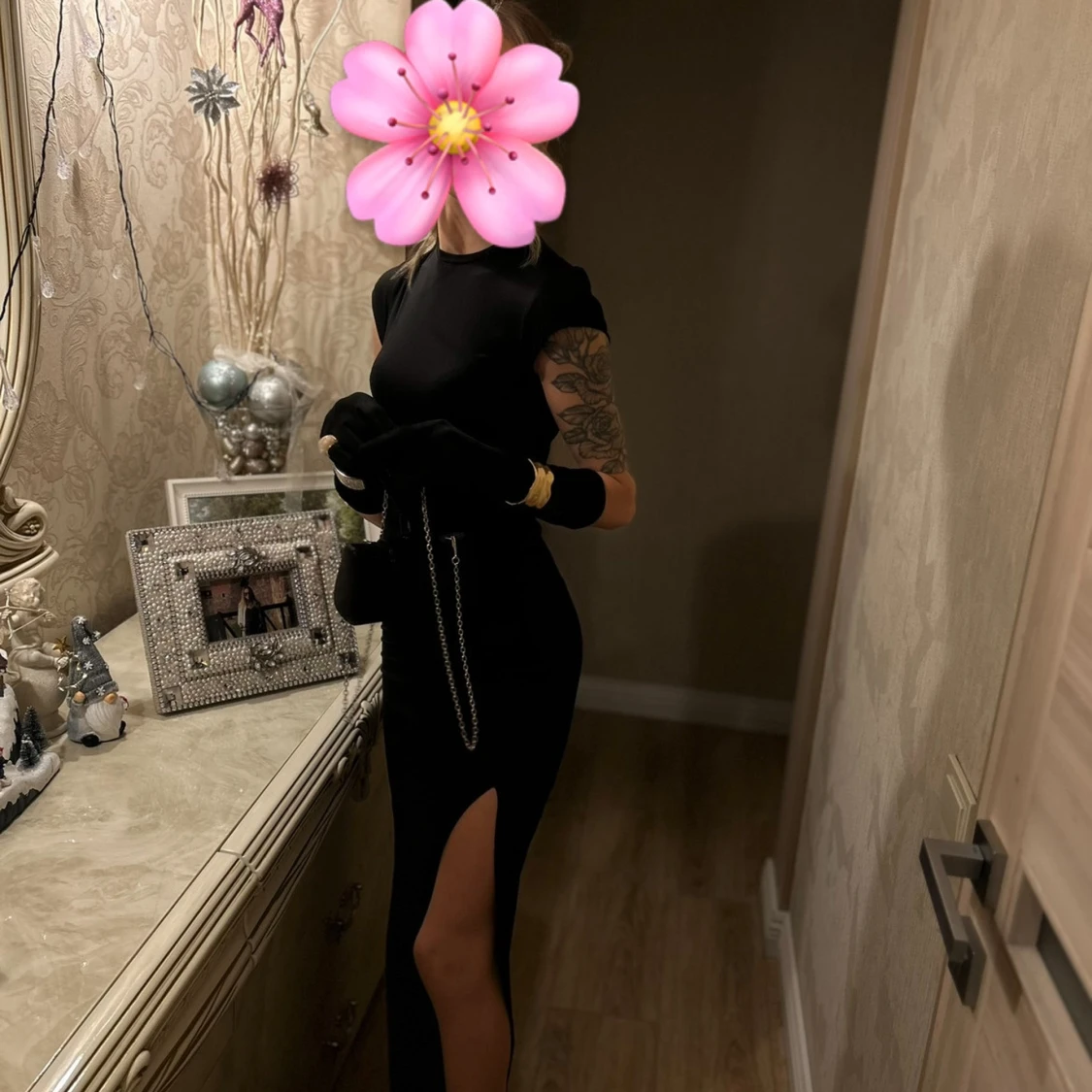 Svart långklänning med slits - 1