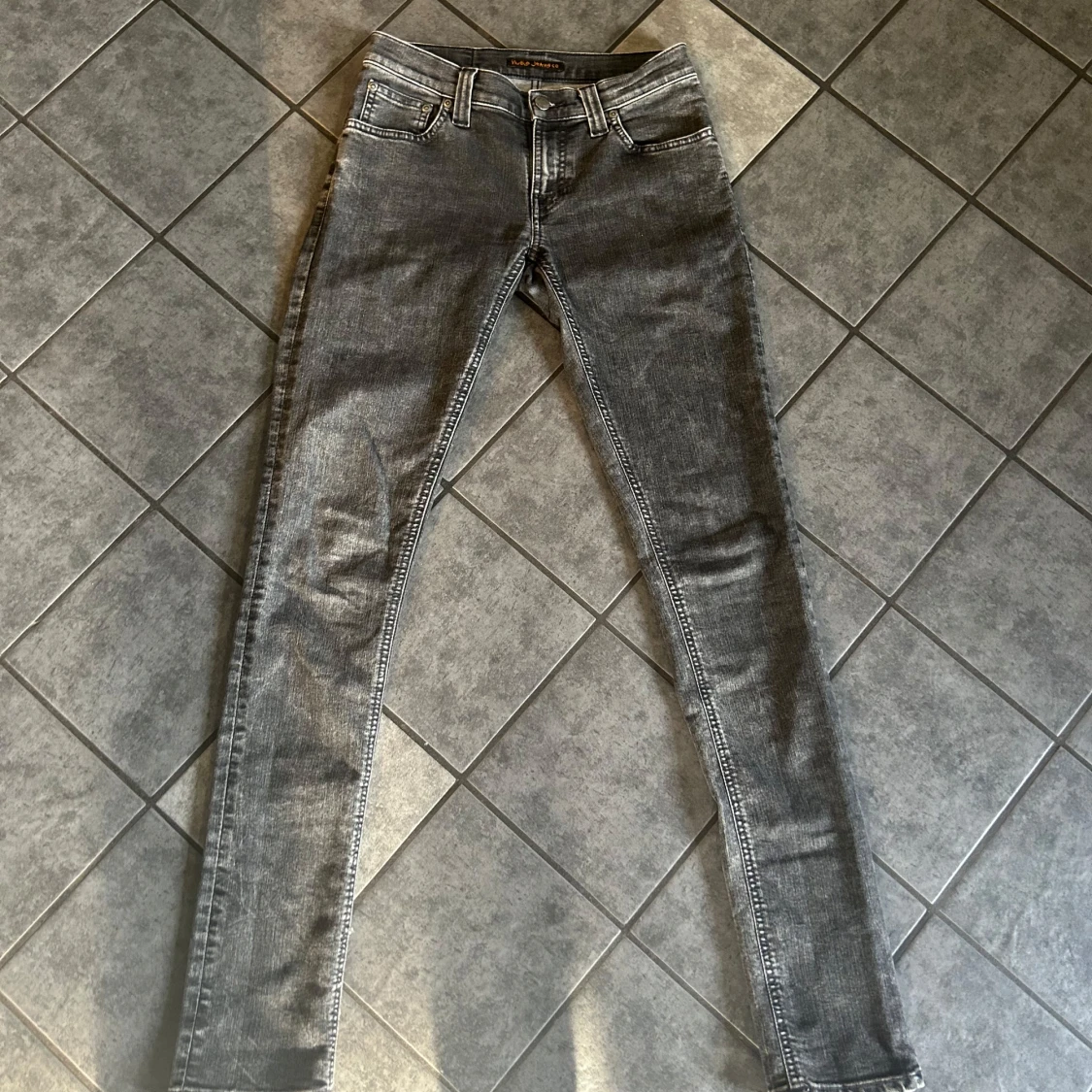 Grå  jeans från Nudie Jeans - 1
