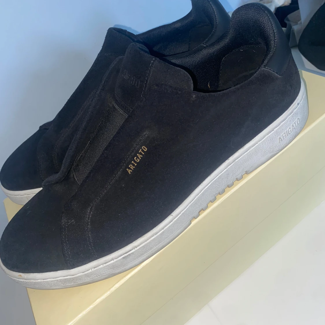 Svarta sneakers från Axel Arigato - 1