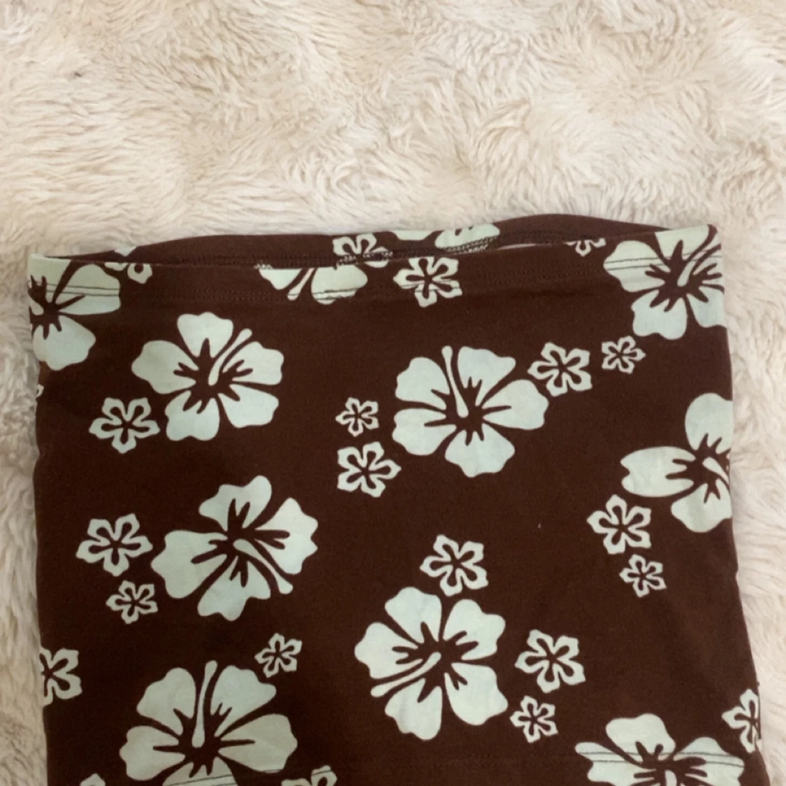 Brun blommig top - 1