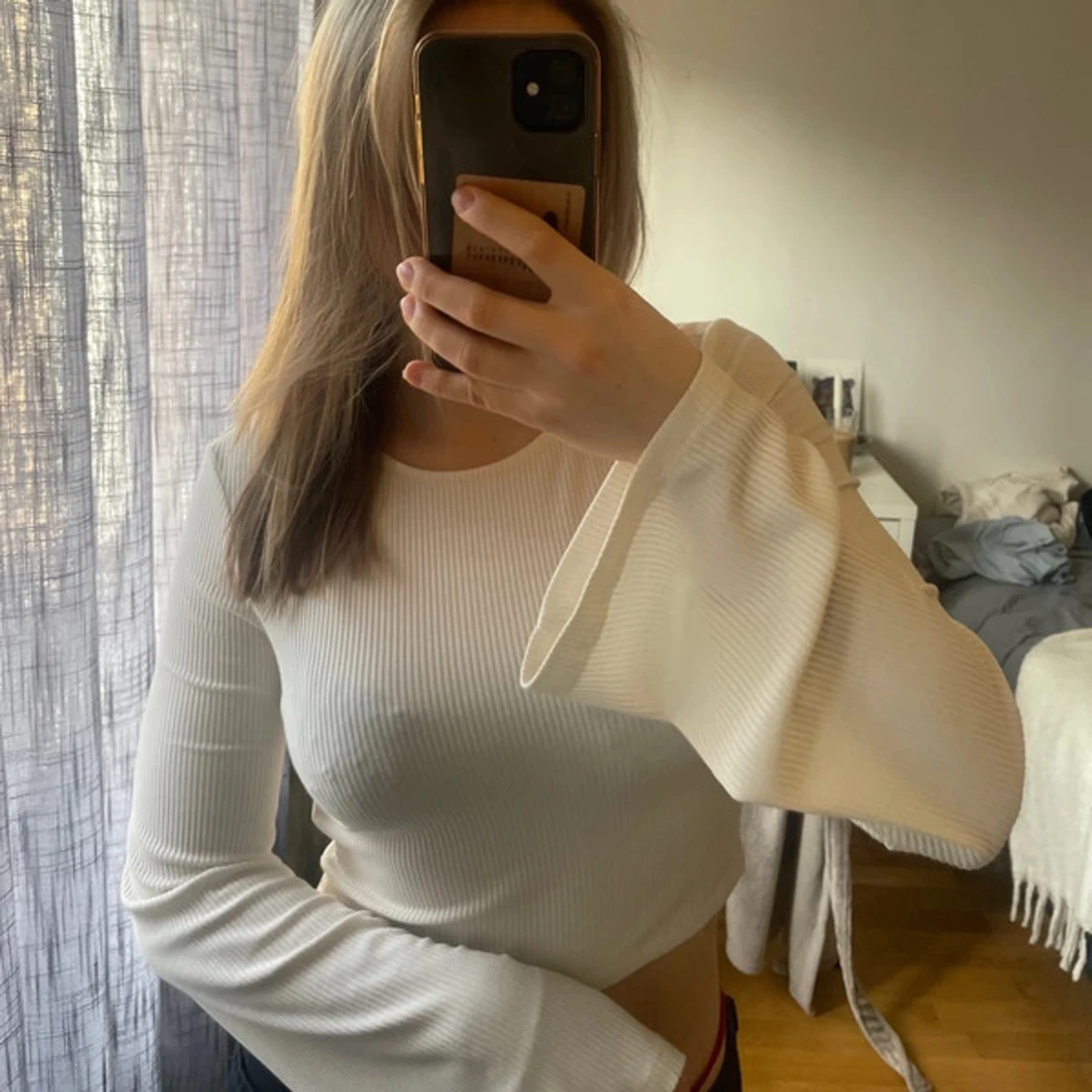 Vit croppad topp med vida ärmar