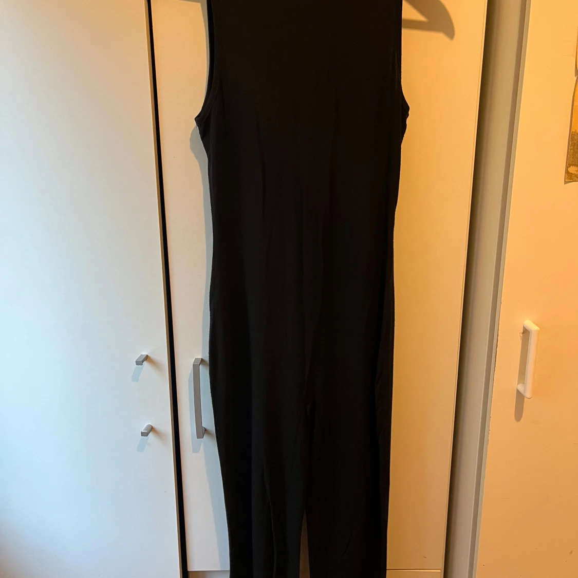 Svart ärmlös jumpsuit
