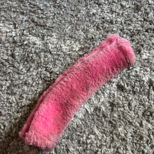 Fluff att ha på utrustning  - Rosa fluff från hööks, användt men fof i bra funktion. 