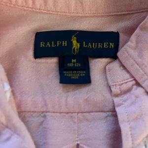 Ljusrosa skjorta från Ralph Lauren - Snygg ljusrosa skjorta från Ralph louren knappast använd