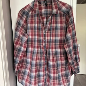 Rutig tunika - Bomullstunika från XLNT sparsamt använd