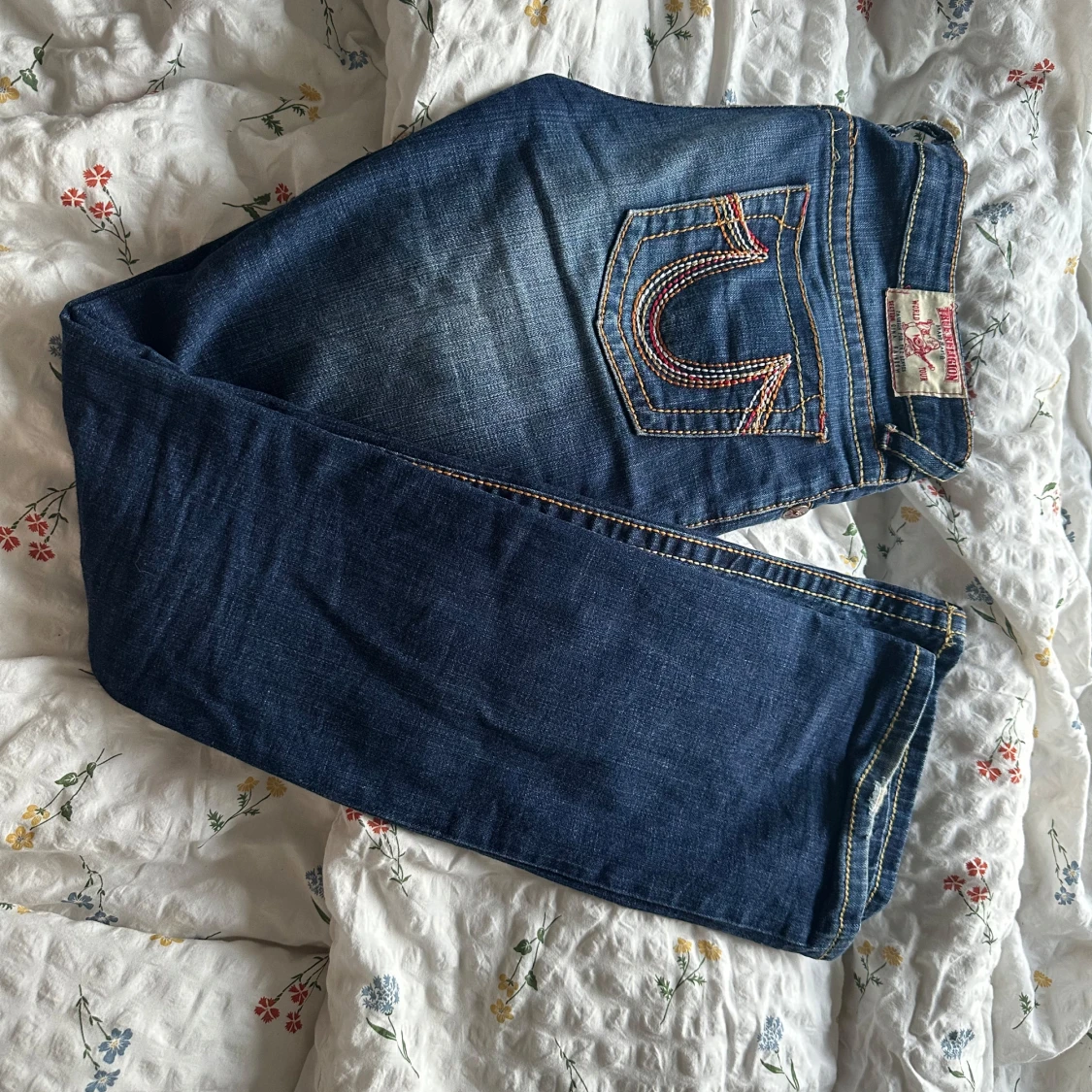 True Religion blå jeans med broderi