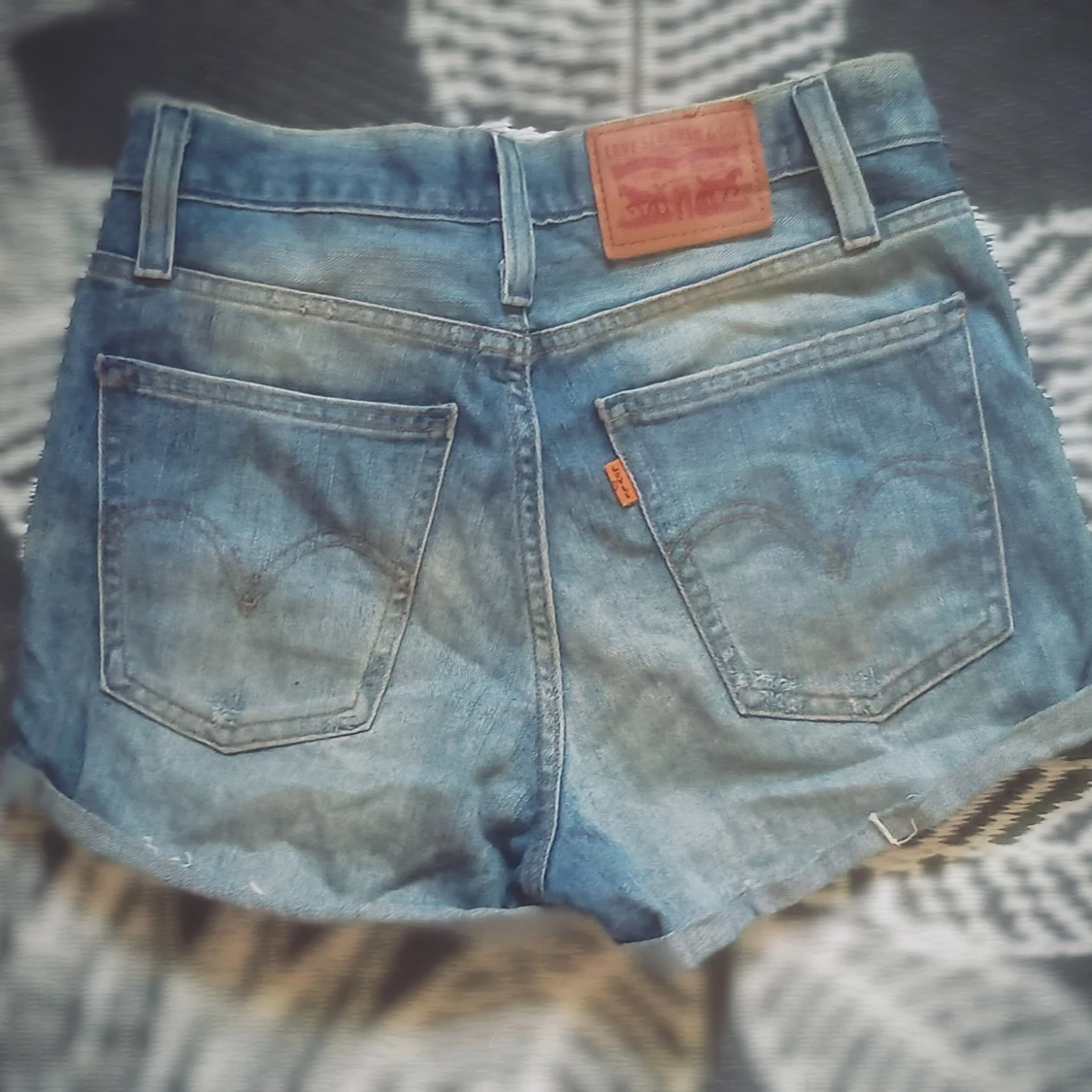 Levi's blå jeansshorts med slitningar - 1