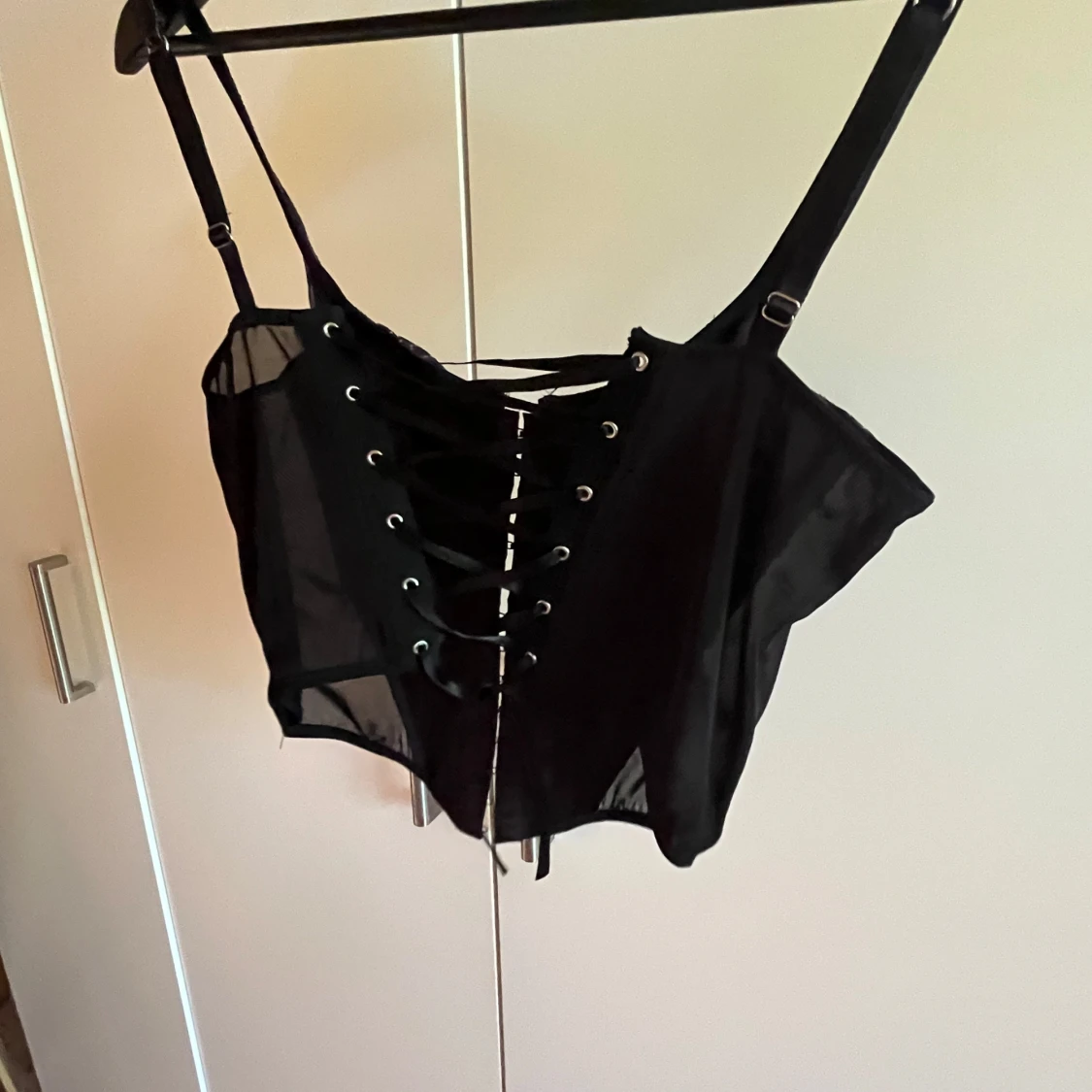 Svart randig korsett med snörning - 2