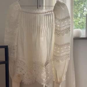 Other stories blus - Jätte vacker blus från other stories i storlek 34. Nypris 1600kr