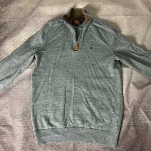 Morris half zip - Morris half zip i storlek S, i fint skick.