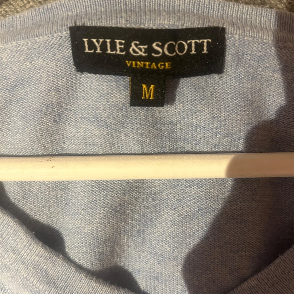 Ljusblå v-ringad tröja Lyle & Scott - 1