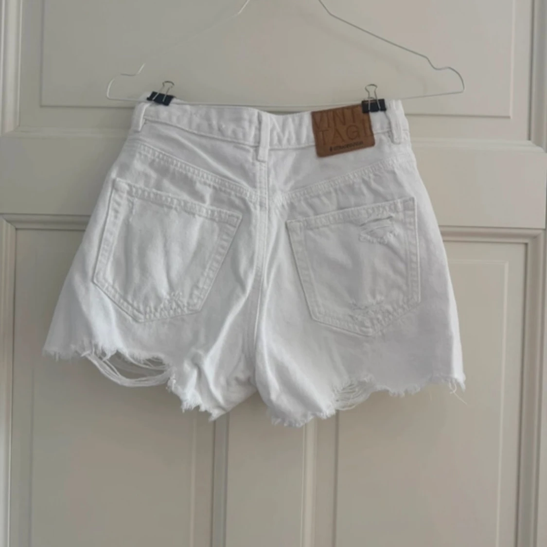 Vita jeansshorts från Stradivarius - 1