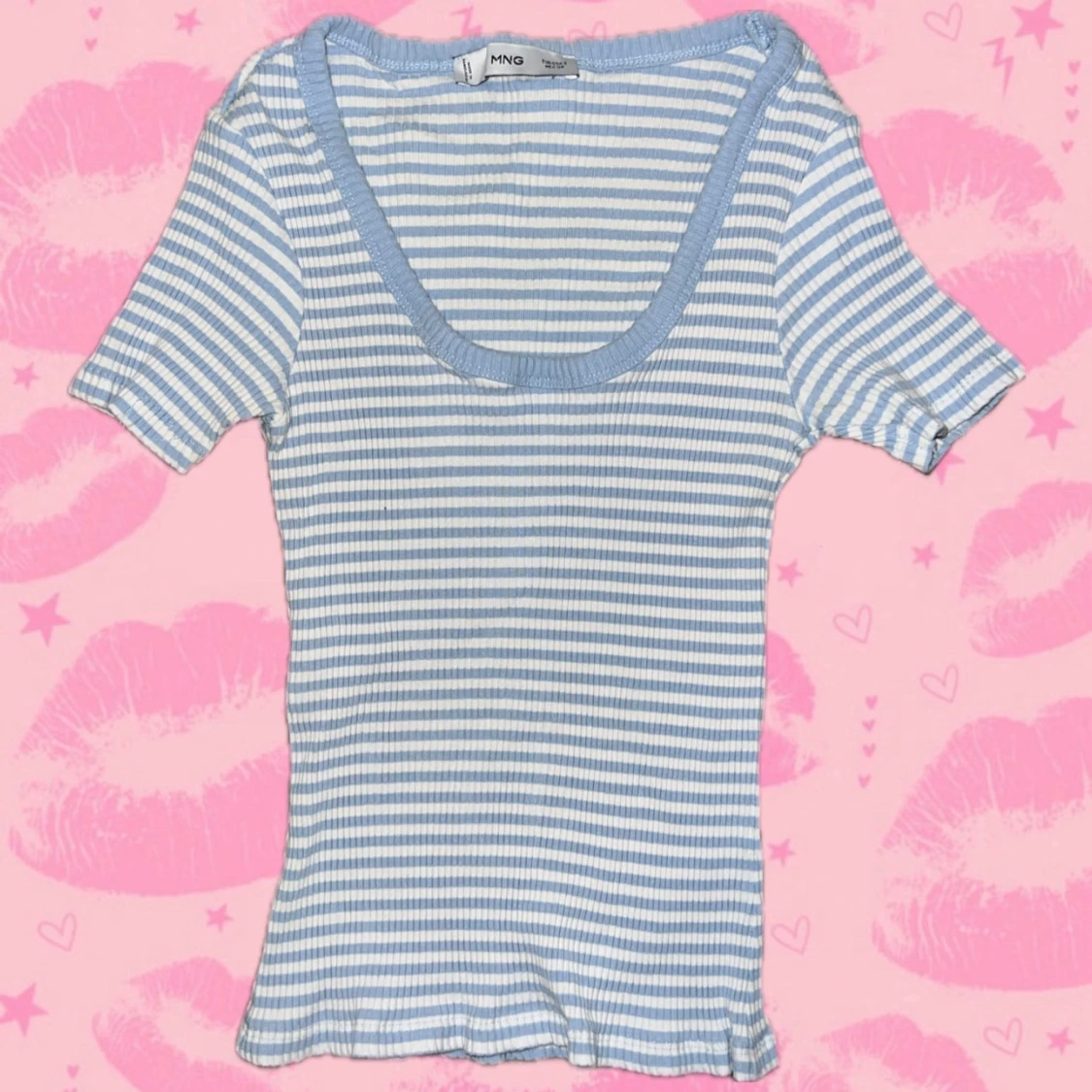Blåvit randig ribbad topp från MNG