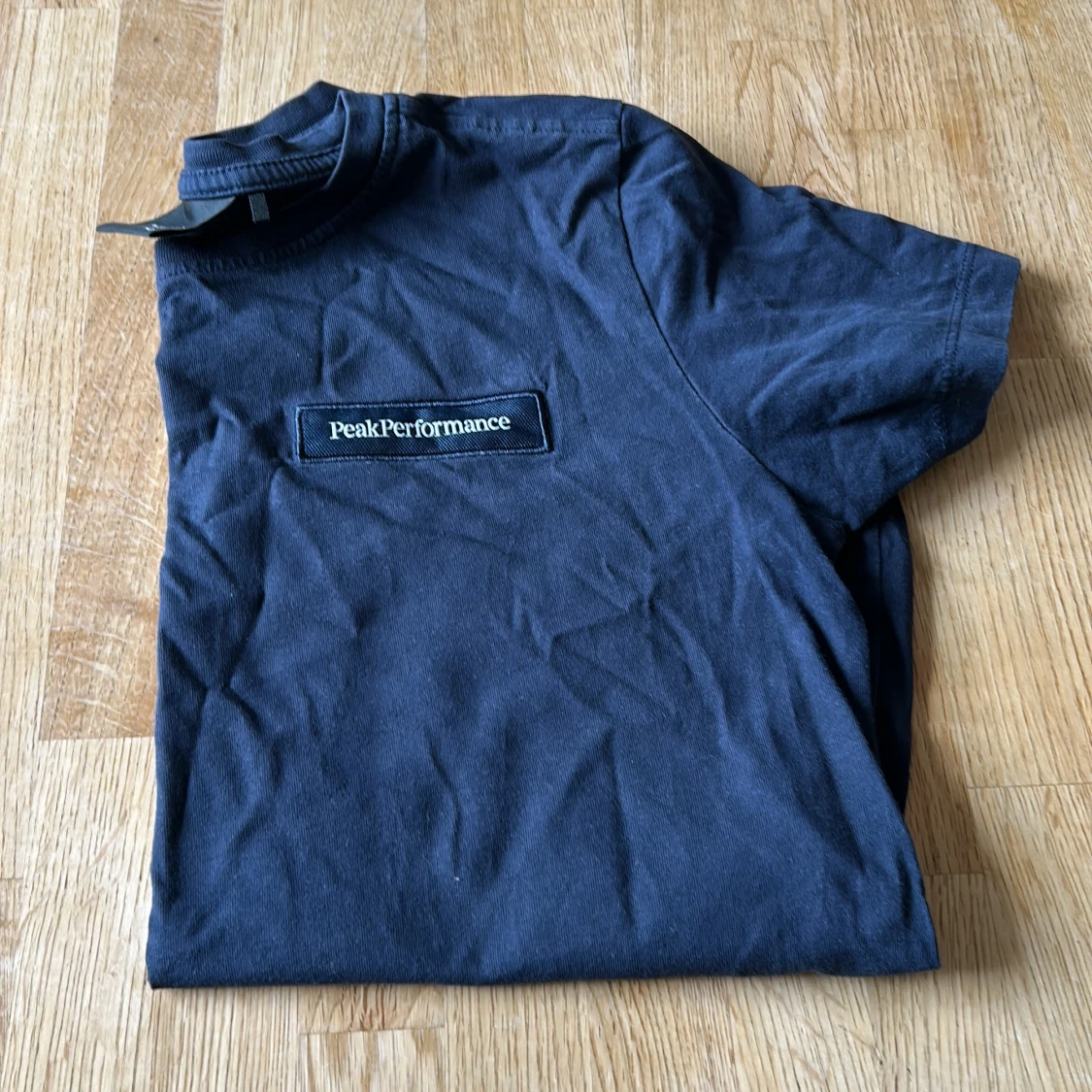 Svart Peak Performance t-shirt