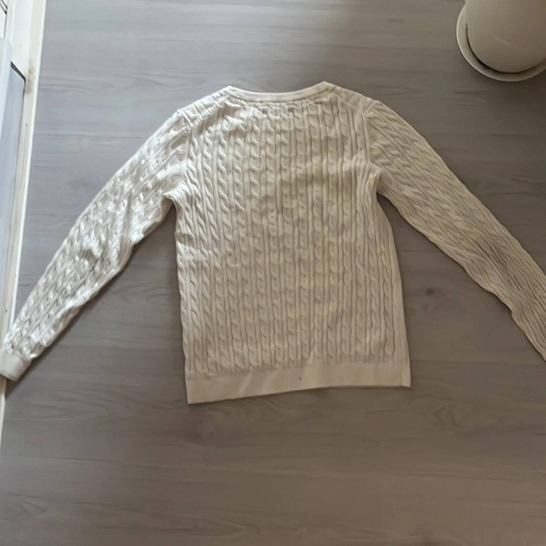 Vit kabelstickad tröja Basic You - 1