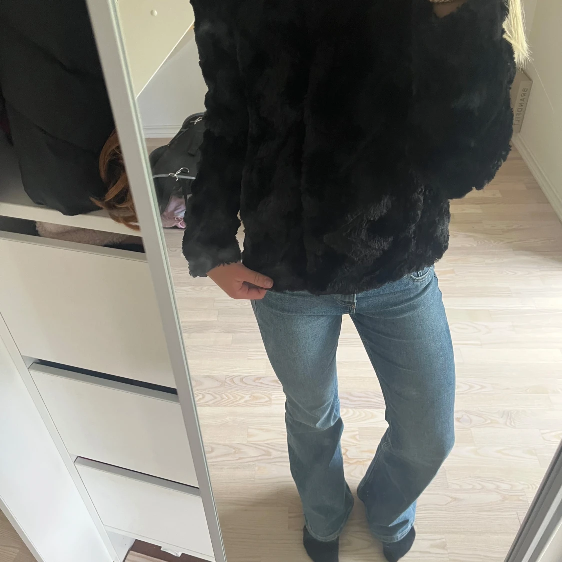 Svart fluffig päls-tröja - 1