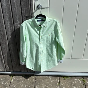 Ralph Lauren skjorta  - Mintgrön Ralph Lauren skjorta i storlek S, jättebra skick | Hör gärna av dig vid funderingar 🙌🏼
