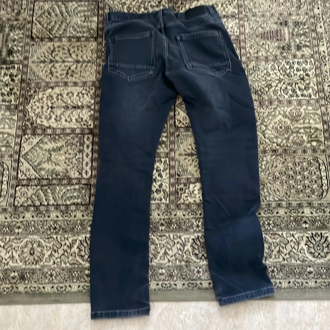 Mörkblå slim fit jeans från LAB - 2
