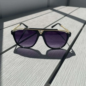 Sommarens fetaste glasögon  - Sommarens exklusiva glasögon för endast 199kr. Har aldrig använt dom har flera inne 