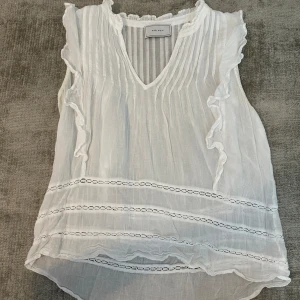 Neo Noir blus  - Söt blus från Neo Noir. Storlek 36