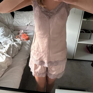 Intimissimi pyjamas  - Ljusrosa fin intimissimi pyjamas shorts ock linne. Nypris 1018kr(599+419) 