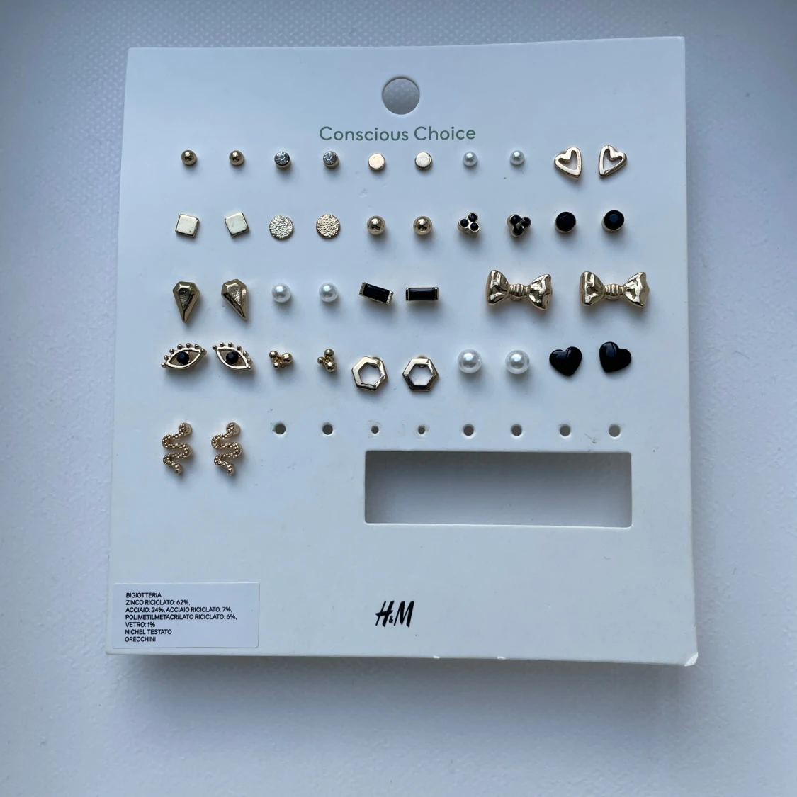 Set med örhängen från H&M