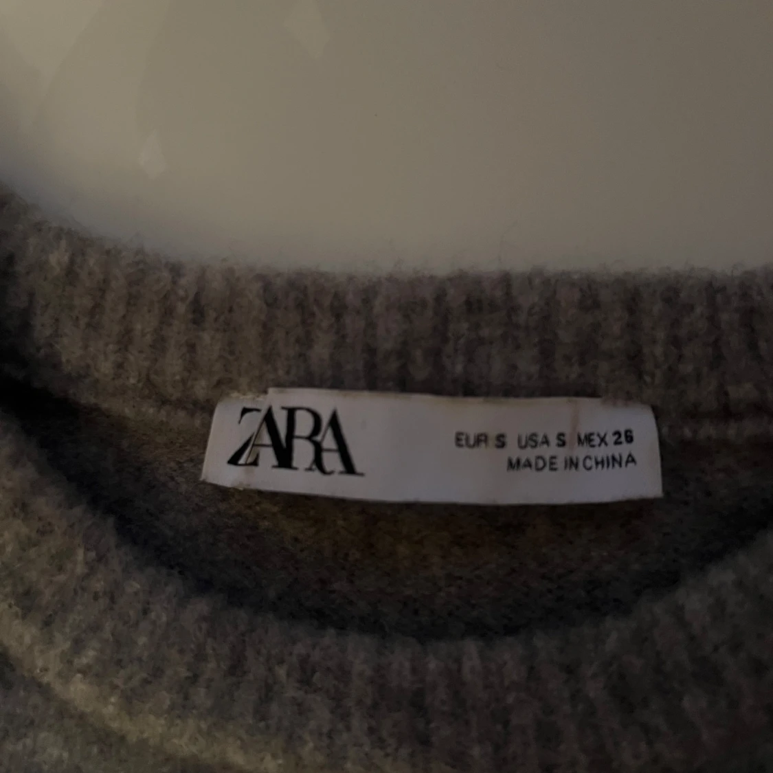 Grå stickad tröja från Zara - 2