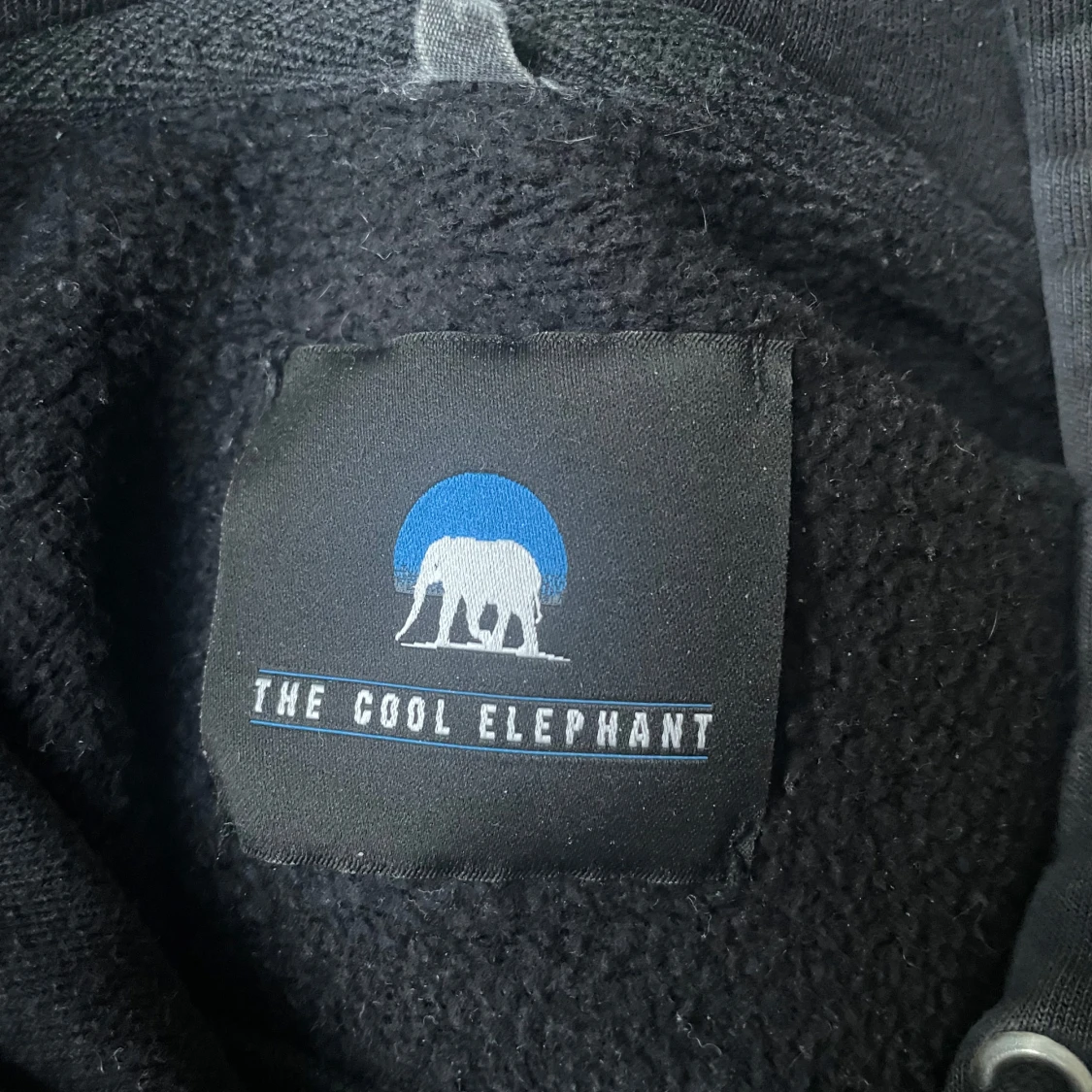 Svart hoodie med Mona Lisa-print - 2