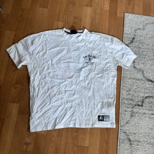 Vit t-shirt Starter Black Label S - Vit t-shirt från Starter Black Label i storlek S. 