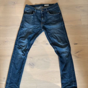 Tiger of sweden jeans - Feta Tiger of Sweden jeans i model pistolero i storlek 30/30