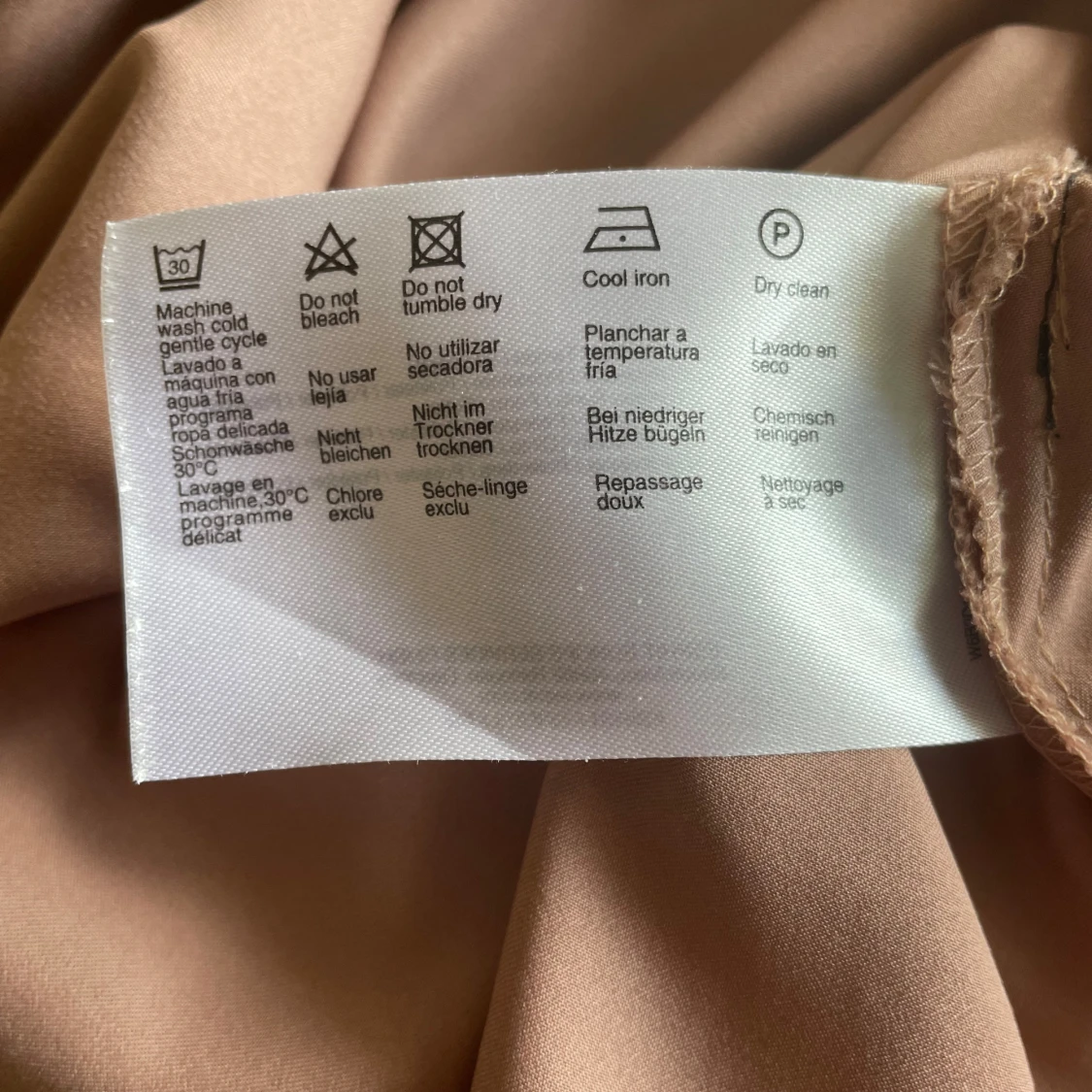 Svart cocktailklänning från Esprit - 3