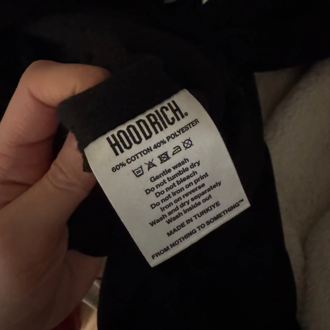 Svart croppad hoodie från Hoodrich - 3
