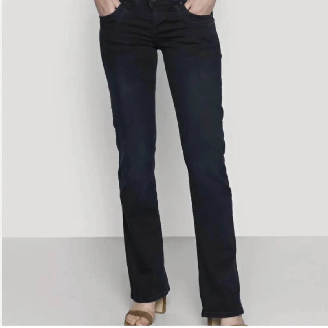 Svarta bootcut jeans från LTB valerie