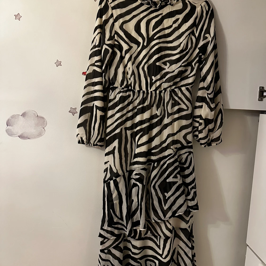 Zebramönstrad långklänning från LC Waikiki - 2